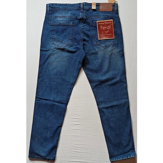 Generic Men's Cotton Blended Solid Tapered Jeans (Blue)