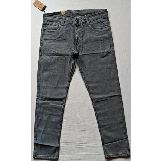 Generic Men's Cotton Blended Solid Tapered Jeans (Grey)
