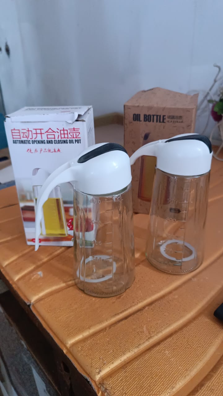 Kitchen Glass Oil Bottle Dispenser Automatic Opening Closing Home Bottles For Oil And Vinegar Honey Olive Oil Container (630ml)